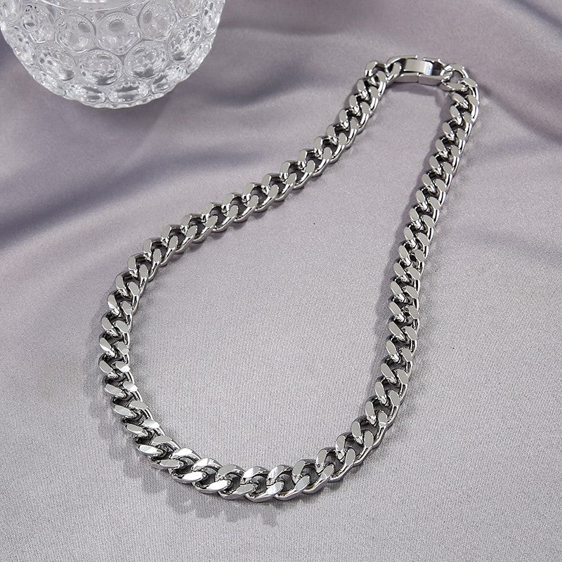 Collier en acier titane a maillons cubains épais