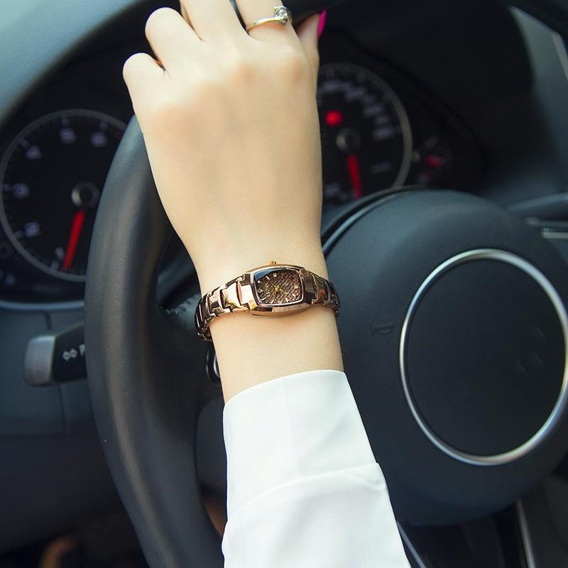 Montre en acier tungstène étanche
