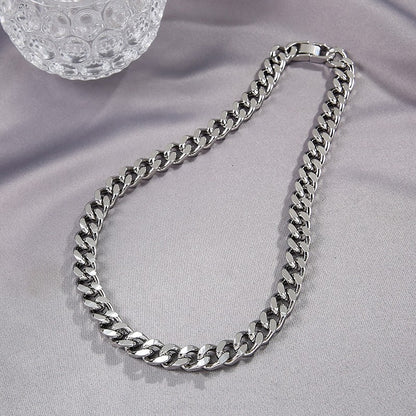 Collier en acier titane a maillons cubains épais