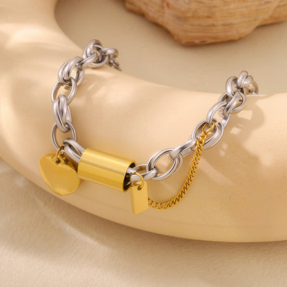 Armband an Unhänger aus Edelstol