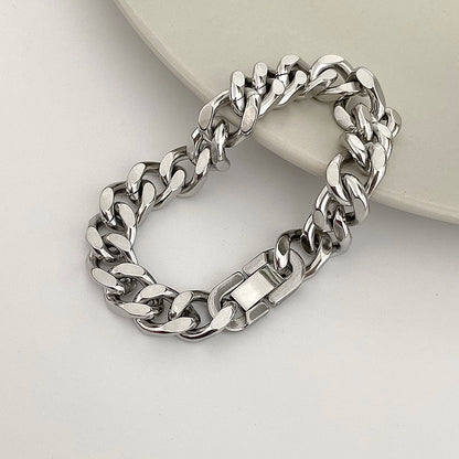 Collier en acier titane a maillons cubains épais