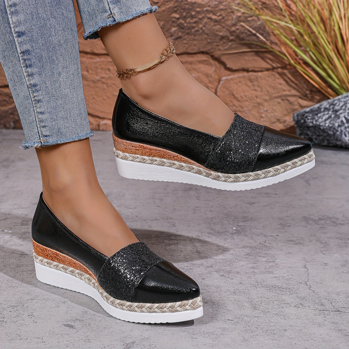 Chaussures compensées a paillettes a bout pointu